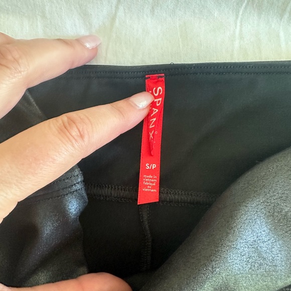 SPANX black leggings, worn 1x Small - Picture 2 of 2